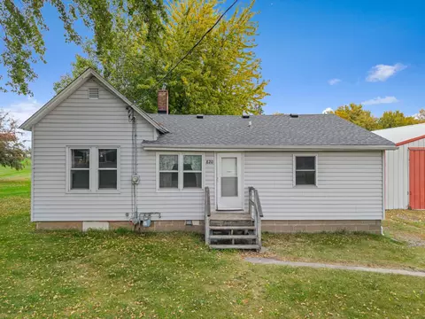 Exterior - 820 2nd Ave SW, Plainview, MN 55964 photo 2 of 5