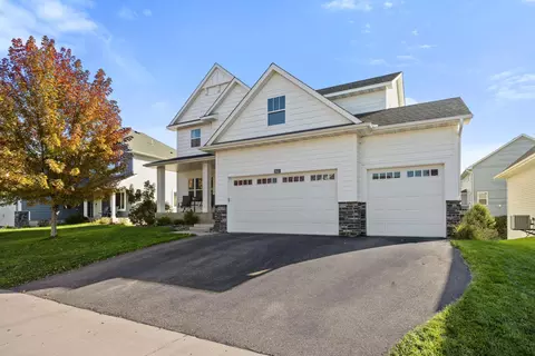 9435 Compass Pointe Rd, Woodbury, MN 55129