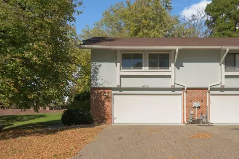 6710 Buckingham Bay Bay, Woodbury, MN 55125
