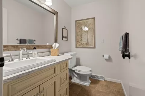 Bath - 1617 9th St S, Fargo, ND 58103 photo 1 of 6