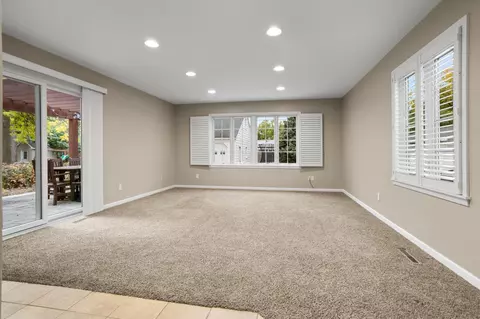 Living - 1617 9th St S, Fargo, ND 58103 photo 3 of 4