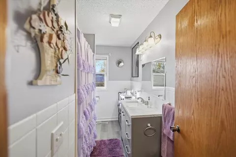 Bath - 2043 Pine Knoll Rd, Mora, MN 55051 photo 1 of 3