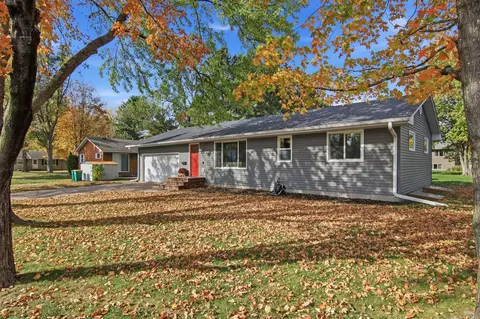 817 Sunset Ln, River Falls, WI 54022