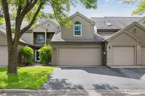 1640 Rose Hill Cir, Saint Paul, MN 55108
