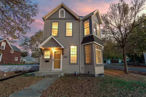 989 Burr St, Saint Paul, MN 55130