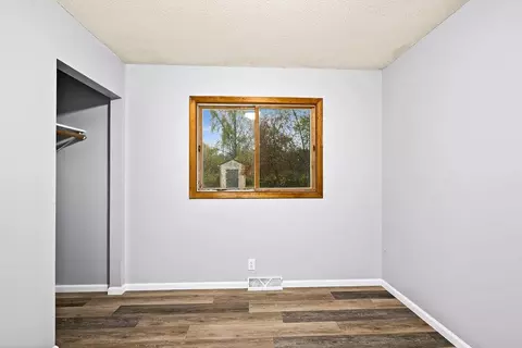 Bedroom - 213 N Cloquet Rd, Proctor, MN 55810 photo 3 of 4