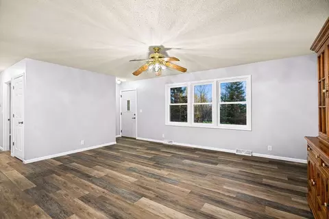 Living - 213 N Cloquet Rd, Proctor, MN 55810 photo 2 of 3