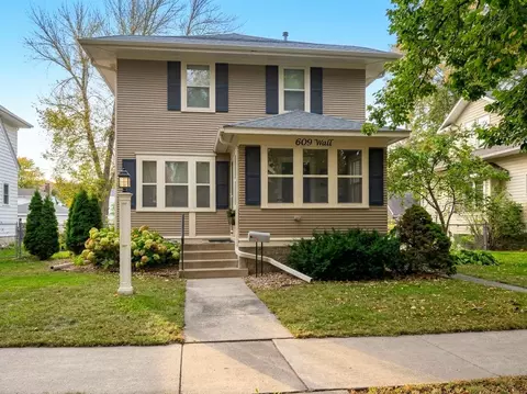 609 Wall St, North Mankato, MN 56003