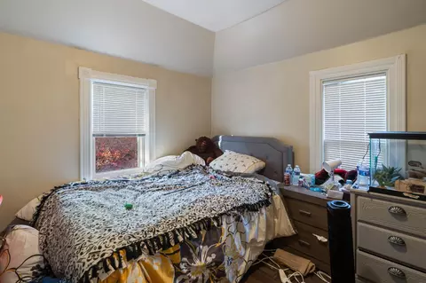 Bedroom - 1625 E 1st St, Duluth, MN 55812 photo 4 of 4