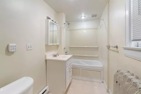 Bath - 1625 E 1st St, Duluth, MN 55812 photo 1 of 3