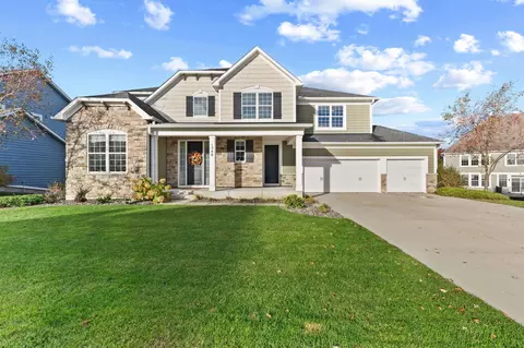 1540 Deephaven Dr, Woodbury, MN 55129