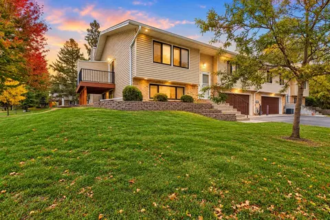 866 94th Ave NE, Blaine, MN 55434
