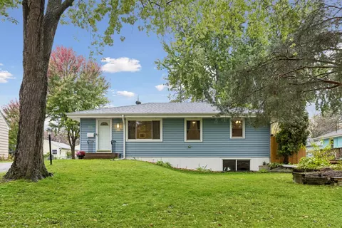 1917 Hillsboro Ave N, Golden Valley, MN 55427