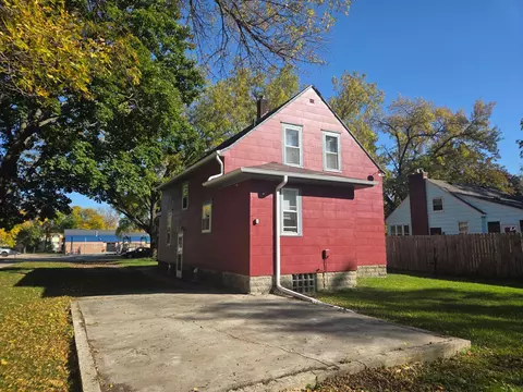 Exterior - 1408 6th St SW, Willmar, MN 56201 photo 5 of 11
