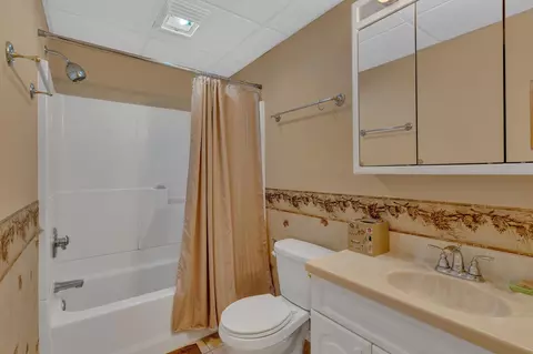 Bath - 601 25th St SE, Willmar, MN 56201 photo 2 of 2