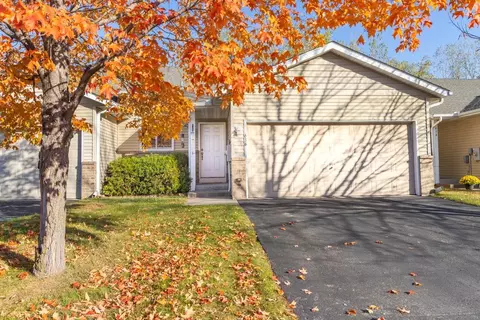 636 35th St W, Hastings, MN 55033