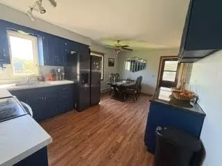 317 6th St E, Carver, MN 55315