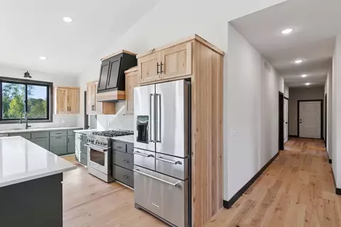 Entry Way - 22030 Edison St NE, Cedar, MN 55011 photo 1 of 2