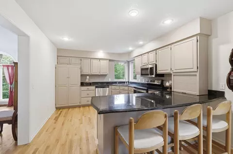 Kitchen - 12846 Hialeah Path, Apple Valley, MN 55124 photo 4 of 5