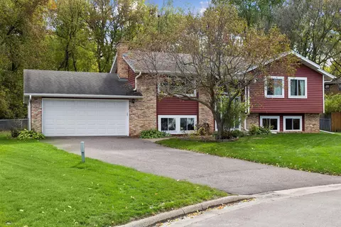 12313 Michelle Cir, Burnsville, MN 55337