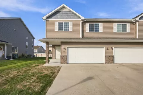 916 Eaglewood Ave W, West Fargo, ND 58078
