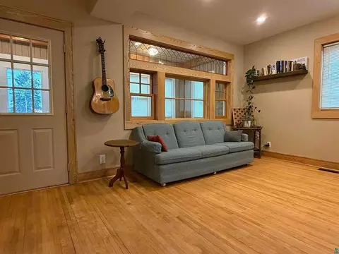 Living - 3105 W 3rd St, Duluth, MN 55806 photo 2 of 2