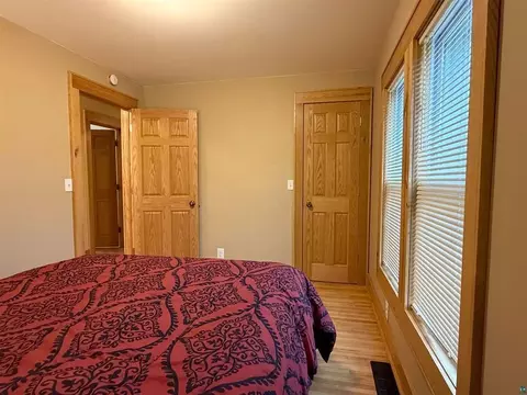 Bedroom - 3105 W 3rd St, Duluth, MN 55806 photo 2 of 3