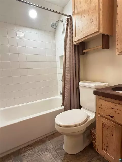 Bath - 3105 W 3rd St, Duluth, MN 55806 photo 1 of 3