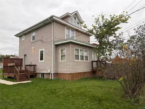Exterior - 3105 W 3rd St, Duluth, MN 55806 photo 5 of 9