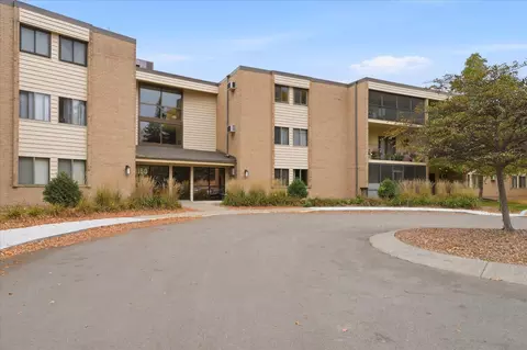11160 Anderson Lakes Pkwy #101, Eden Prairie, MN 55344