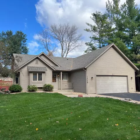 1716 Slater Ln, Burnsville, MN 55337