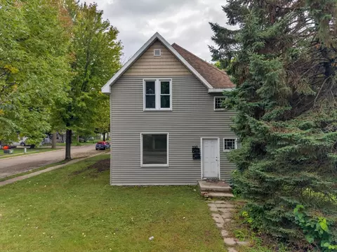 Exterior - 320 Augusta Ave, Willmar, MN 56201 photo 2 of 6