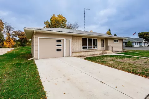 Exterior - 7 Main St, Lisbon, ND 58054 photo 1 of 6