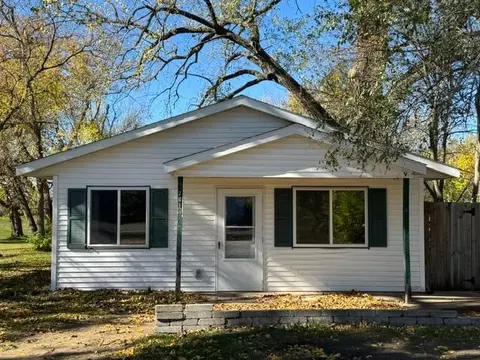 201 SW Thompson St, Verndale, MN 56481