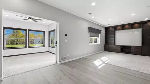 Living - 206 Ore Be Gone Ct, Gilbert, MN 55741 photo 3 of 6