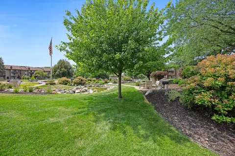 Exterior - 3420 Golfview Dr #123, Eagan, MN 55123 photo 4 of 10