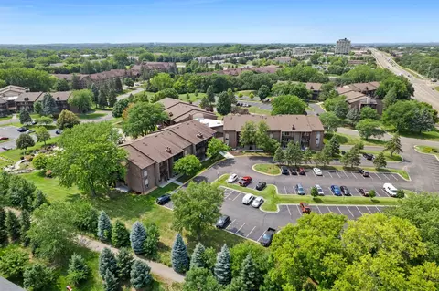 View/Area - 3420 Golfview Dr #123, Eagan, MN 55123 photo 11 of 14