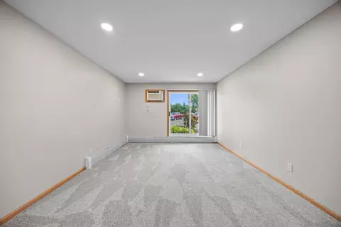 Living - 3420 Golfview Dr #123, Eagan, MN 55123 photo 3 of 8