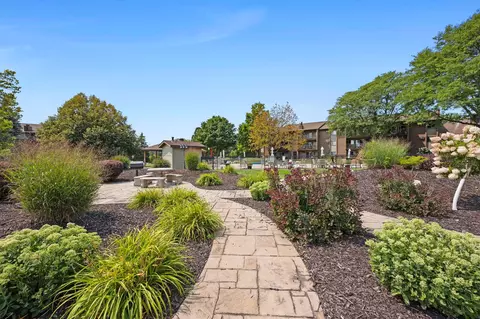 Exterior - 3420 Golfview Dr #123, Eagan, MN 55123 photo 8 of 10