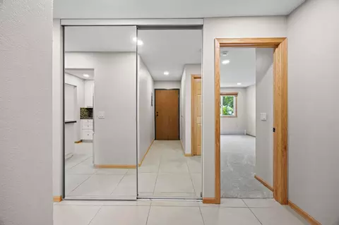 Entry Way - 3420 Golfview Dr #123, Eagan, MN 55123 photo 4 of 4