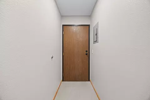Entry Way - 3420 Golfview Dr #123, Eagan, MN 55123 photo 1 of 4