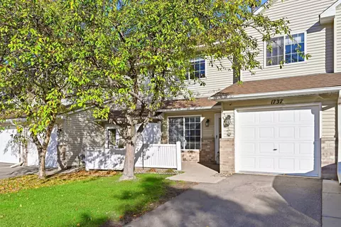 1737 Riverwood Dr #72, Burnsville, MN 55337