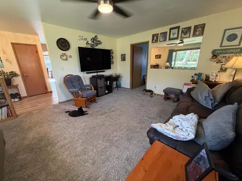 Living - 22601 770th Ave, Albert Lea, MN 56007 photo 2 of 2