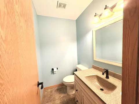 Bath - 607 Deschepper St, Marshall, MN 56258 photo 4 of 5