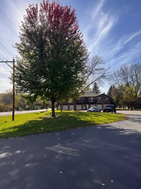 2239 Pinehurst St, Stillwater, MN 55082