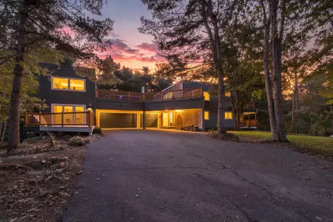 4 W Pleasant Lake Rd, North Oaks, MN 55127