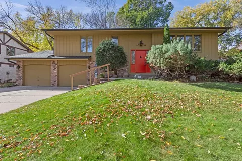 4649 Hillsboro Ave N, New Hope, MN 55428