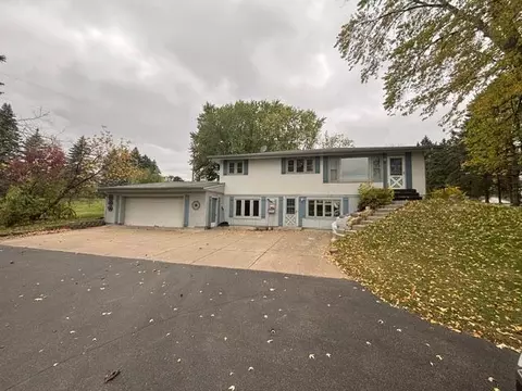 7668 Military Rd, Woodbury, MN 55129