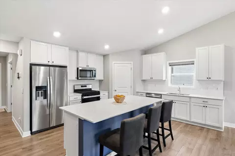 18001 Hidden Creek Trl, Lakeville, MN 55044
