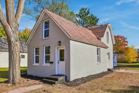 317 5th St SW, Little Falls, MN 56345